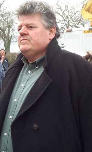 Robbie Coltrane as Cecil Perlog, aka The Captain