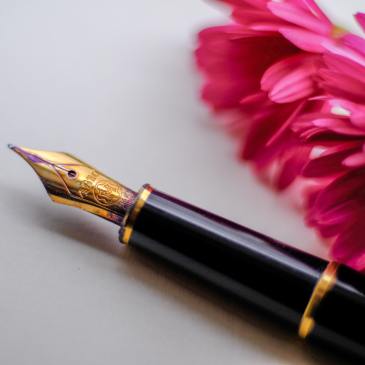 Fountain Pen by John Jennings at Unsplash