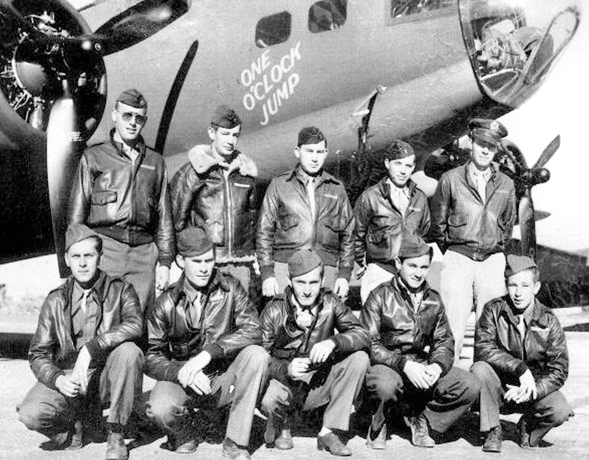 303rd Bombardment Group B-17F Flying Fortress 1942, wearing bomber jackets, Wikipedia