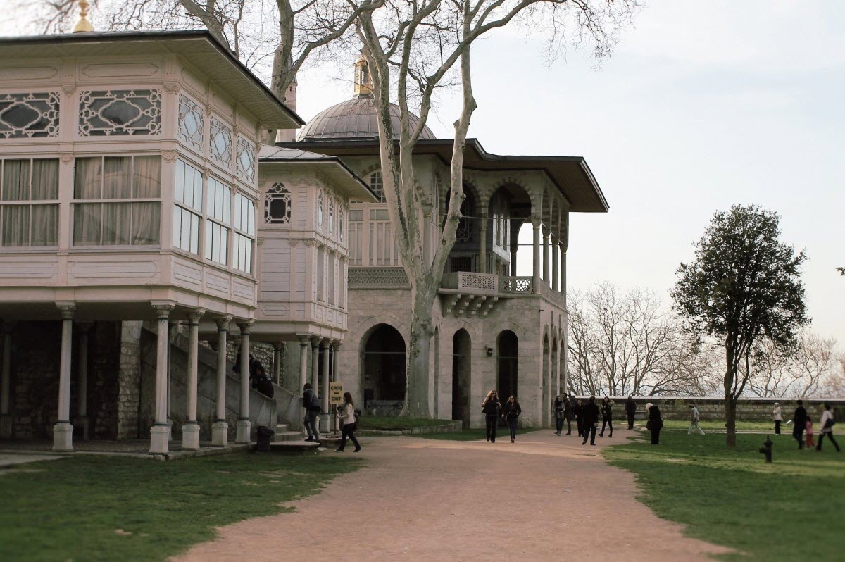 Turkish mansion courtyard, Public Domain