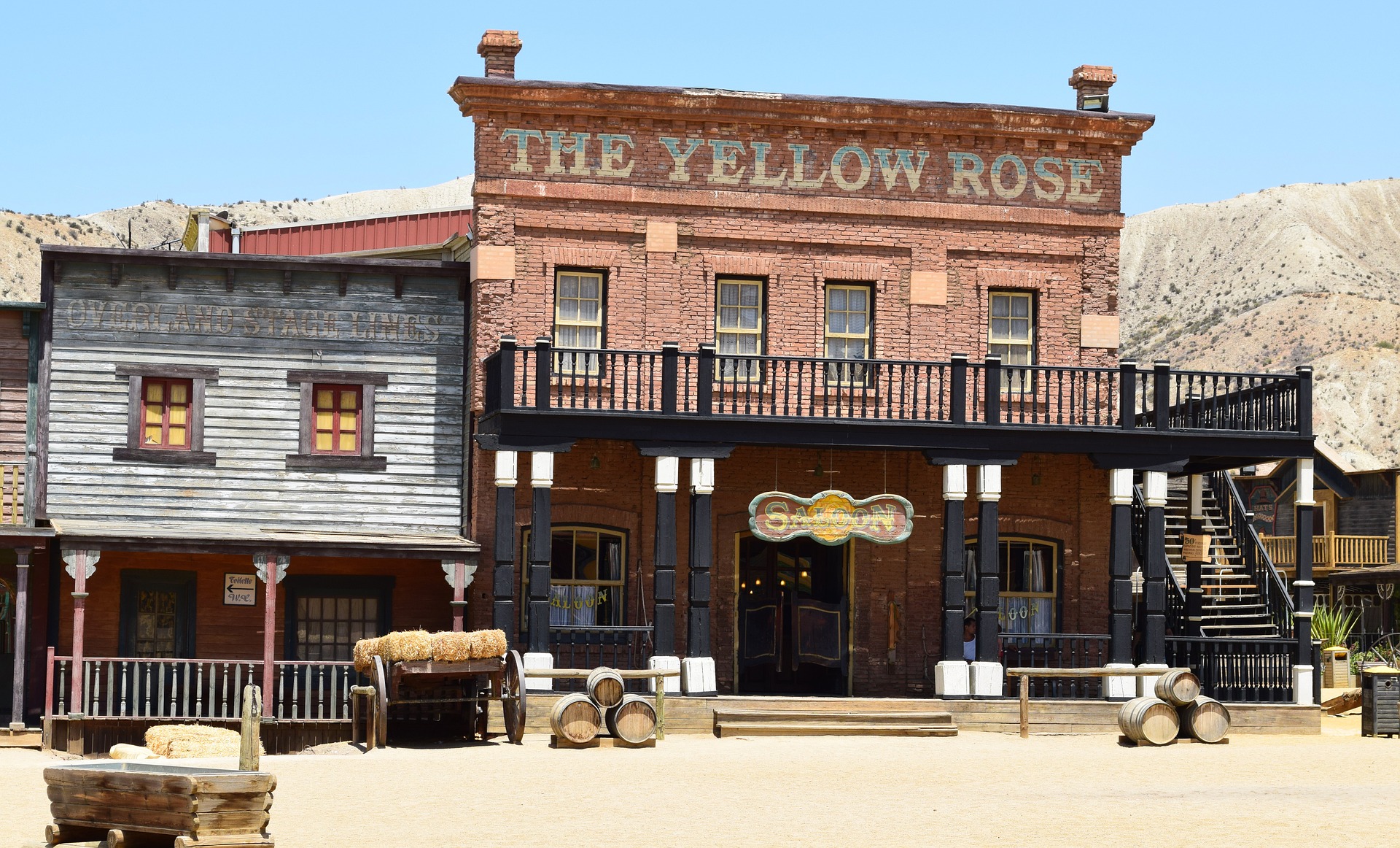 Yellow Rose Saloon, by Incanta at Pixabay