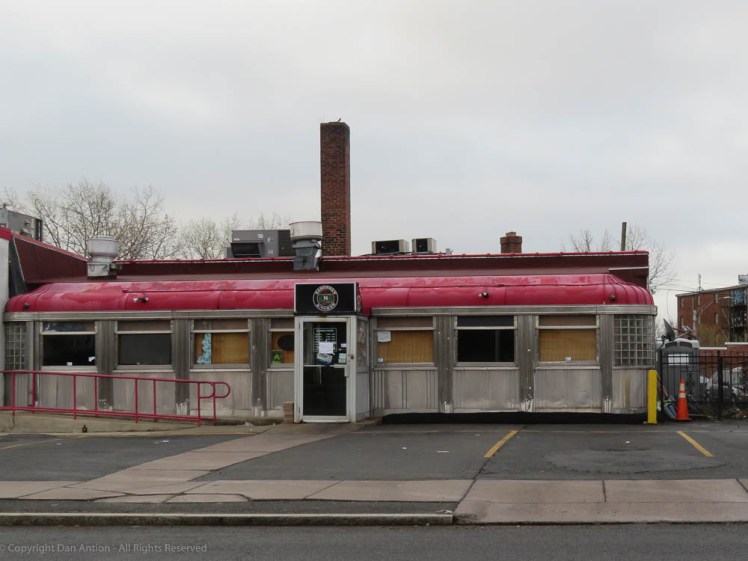 Old Steak n Shake diner by Dan Antion 2019